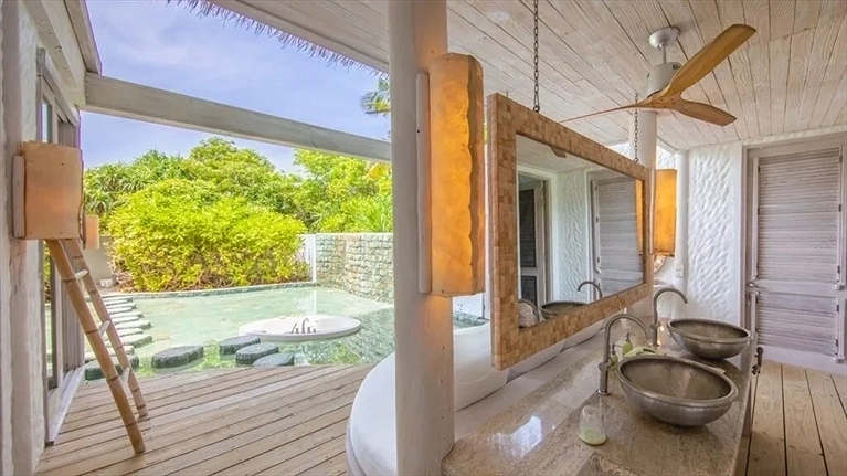 4 Bedroom Island Reserve with Slide