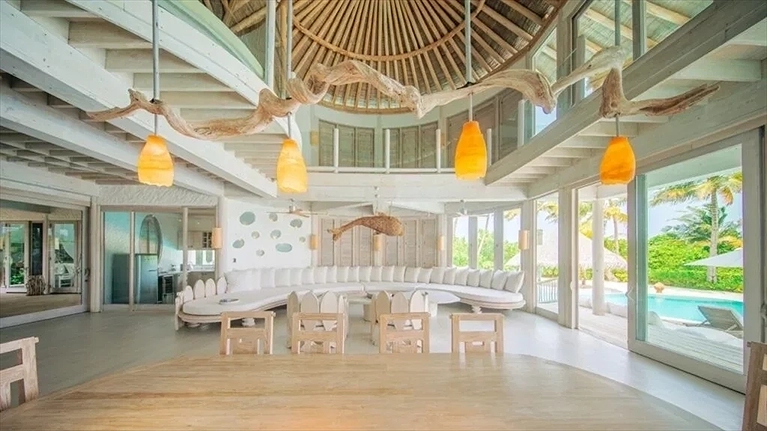 4 Bedroom Island Reserve with Slide