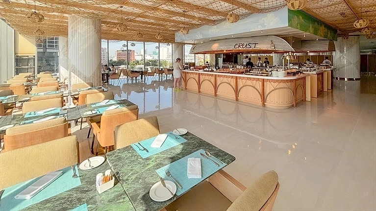 Le Grande Restaurant