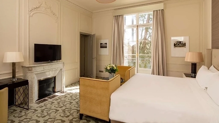 Palace 5 Star - King Deluxe Garden View Room