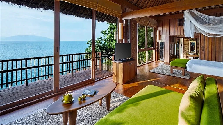 Ocean Front Pool Villa Suite
