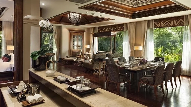 Riverside Pool Suite