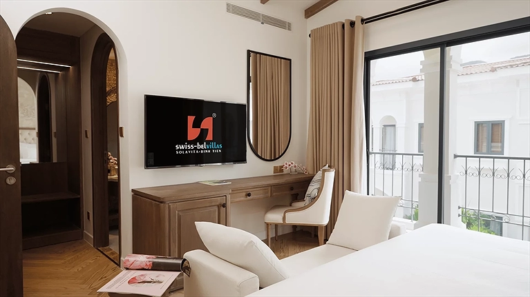 Phòng ngủ view hồ