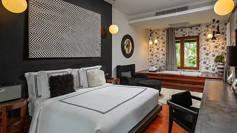 One Bedroom Pearl Shell Suite