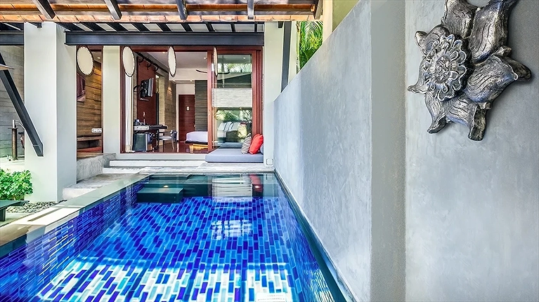 Private Pool Suite