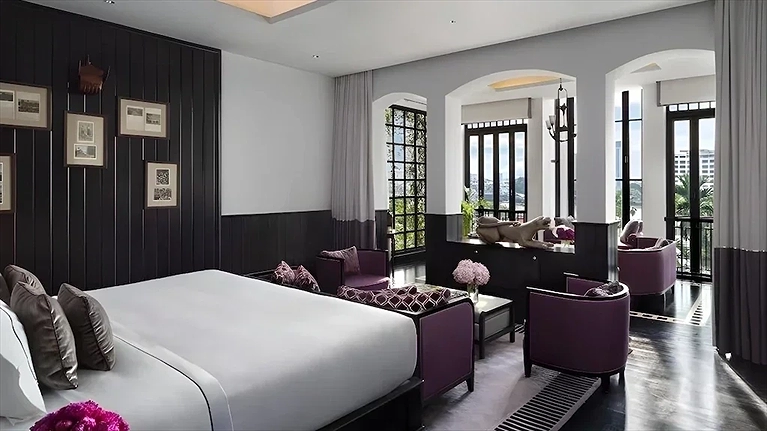 Premier River View Suite