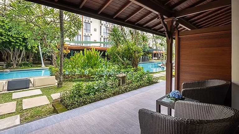 Courtyard Pool Access