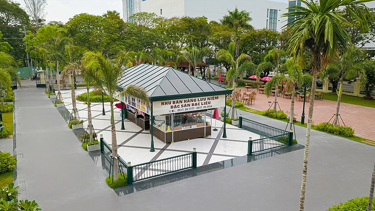 Khu bán hàng lưu niệm