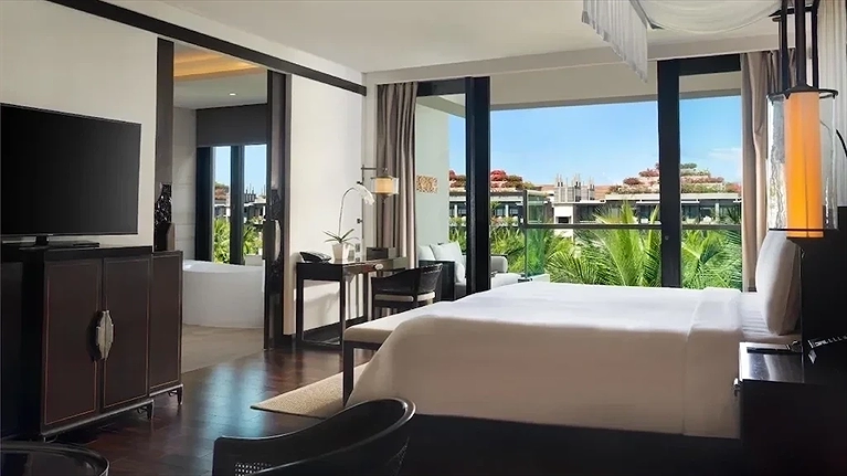 Grand Deluxe Ocean Court