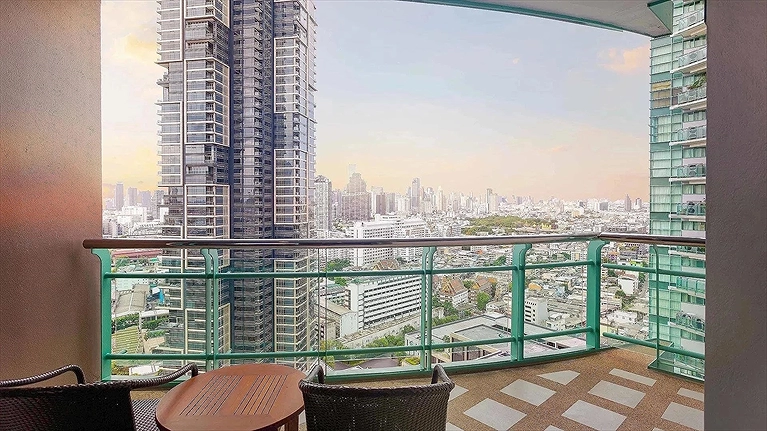 One-Bedroom Suite City View