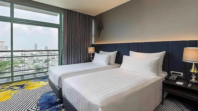 Grand Deluxe River View