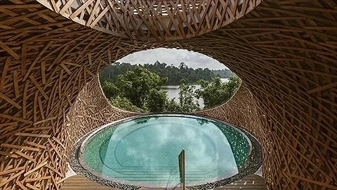 Hồ bơi riêng phí Đông