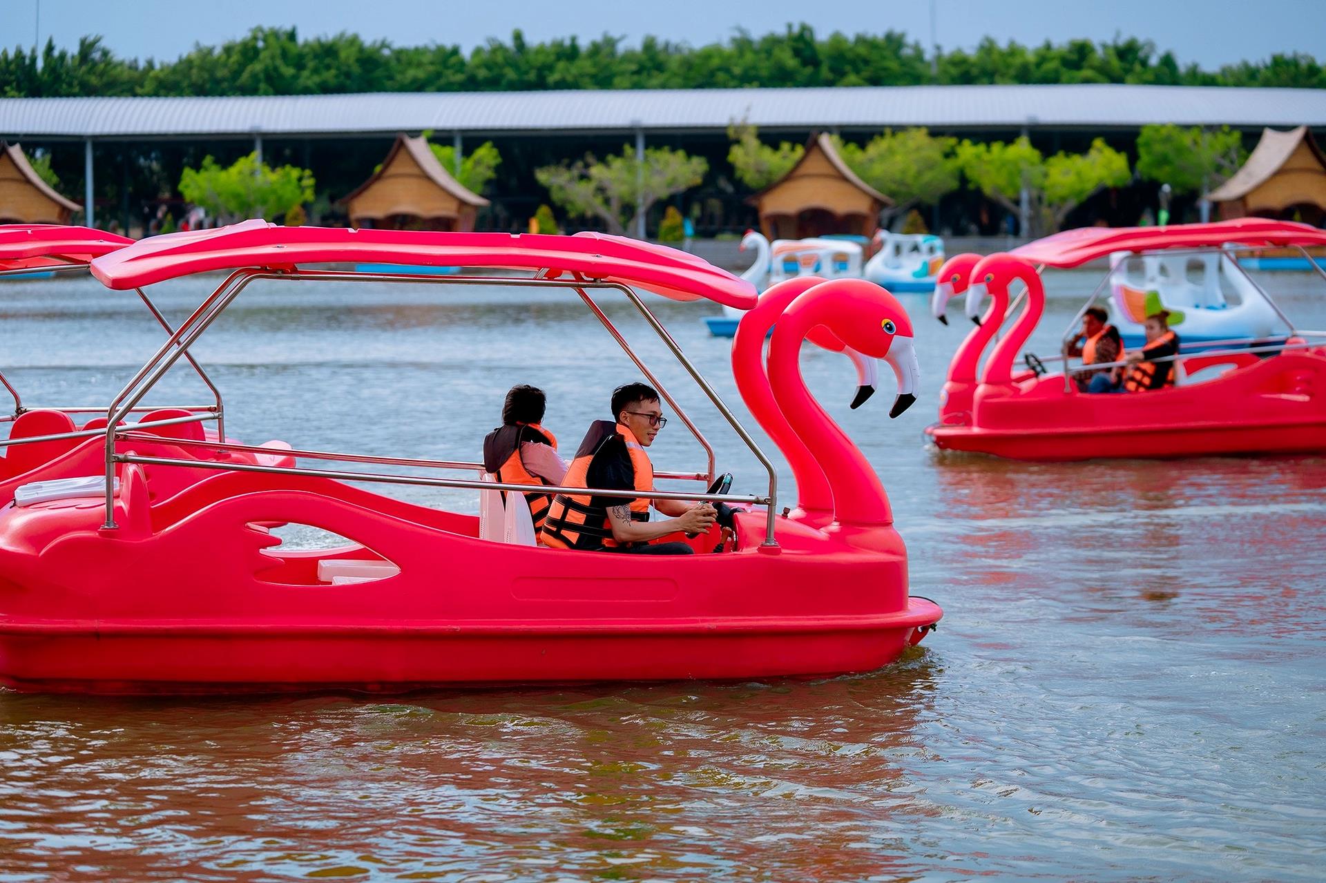 Vé Công Viên Nước The Amazing Bay – Vịnh Diệu Kỳ