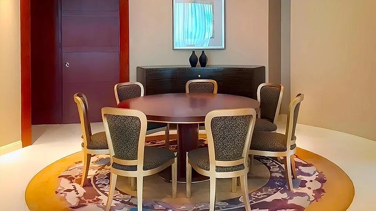 Executive Suite King