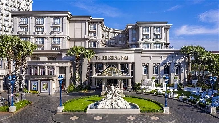 Cổng chính Khu khách sạn