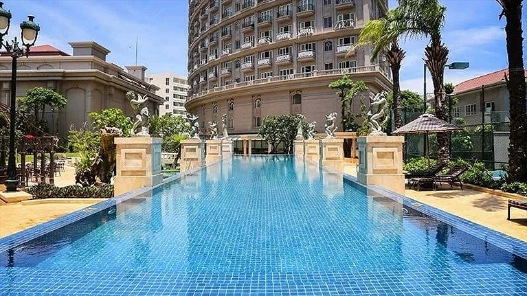 Hồ bơi ngoài trời chuẩn Olympic