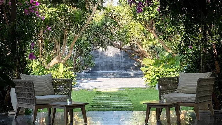 Hồ bơi tại trung tâm chăm sóc sức khỏe