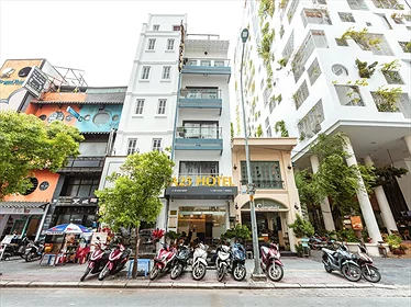 Khách sạn A25 - 14 Hồ Huấn Nghiệp Hồ Chí Minh