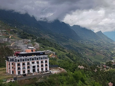 DeLaMont Sapa Hotel - Hill Serenity Retreat