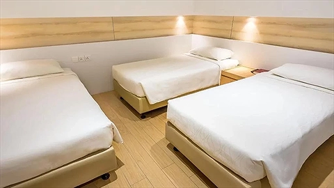 Triple (không cửa sổ)