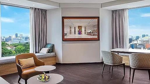  Executive Deluxe Suite