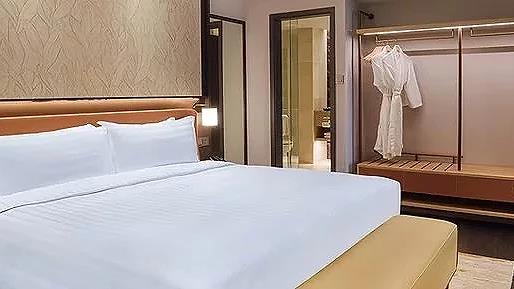  Executive Deluxe Suite