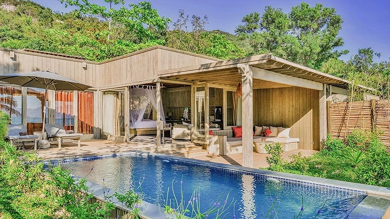 Beachfront Pool Villa