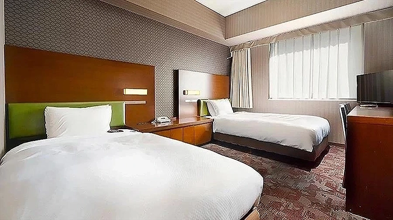 Standard Universal Twin