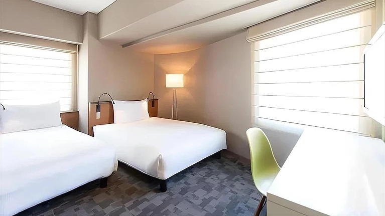 Deluxe Twin / Triple