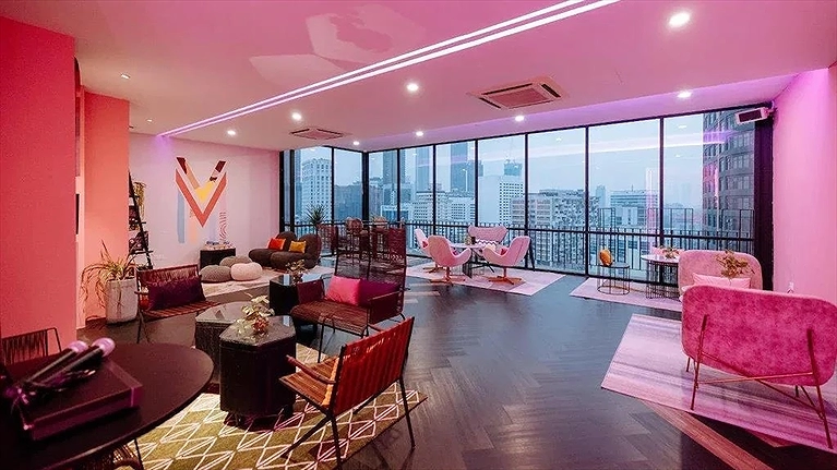 Phòng lounge trên tầng thượng