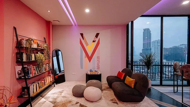 Phòng lounge trên tầng thượng