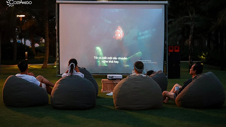 Khu vực xem phim ngoài trời