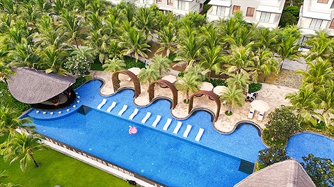 Hồ bơi ngoài trời