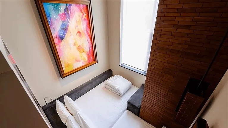 Economy Single trần cao