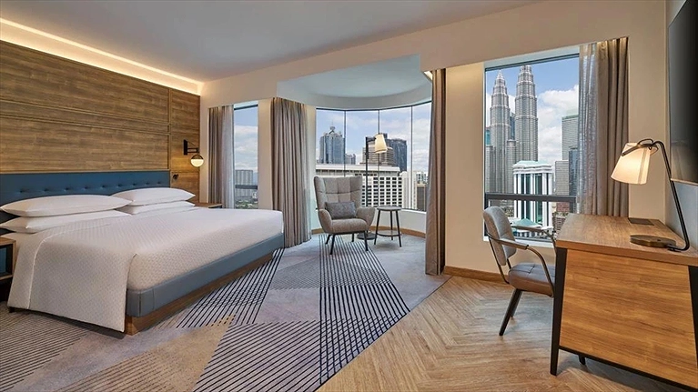 Deluxe Bay King  hướng Tháp đôi