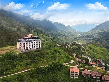 DeLaMont Sapa Hotel - Hill Serenity Retreat