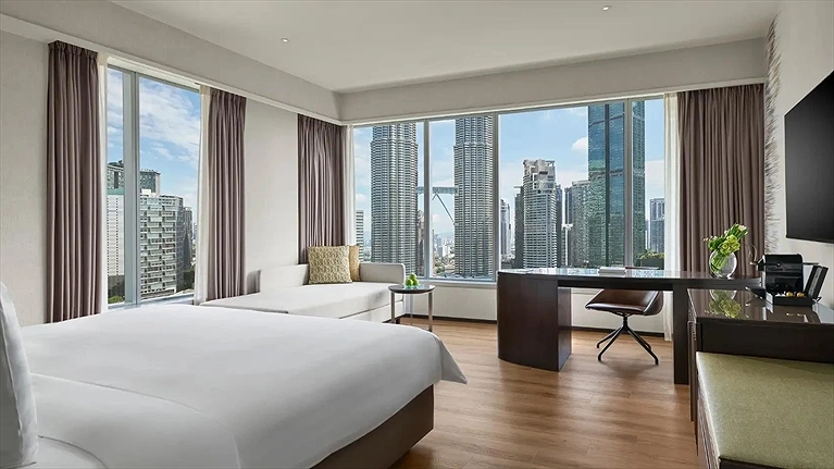 Traders Club Executive Twin Towers View (Mới nâng cấp)