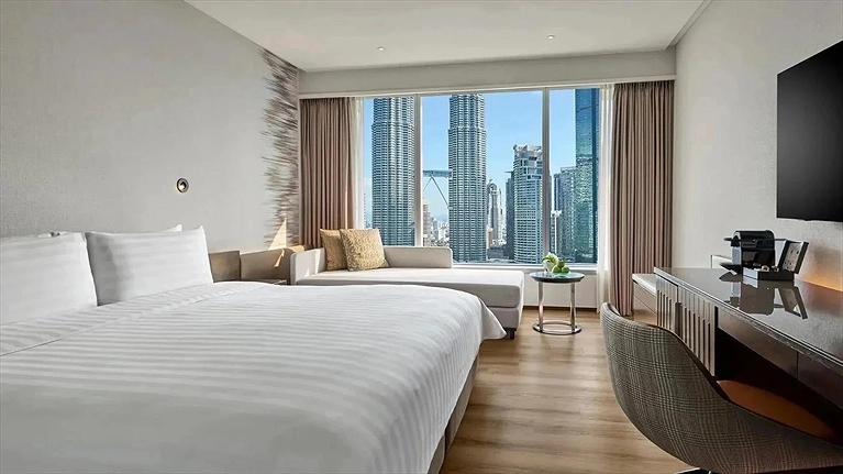 Traders Club Twin Towers View (Mới nâng cấp)