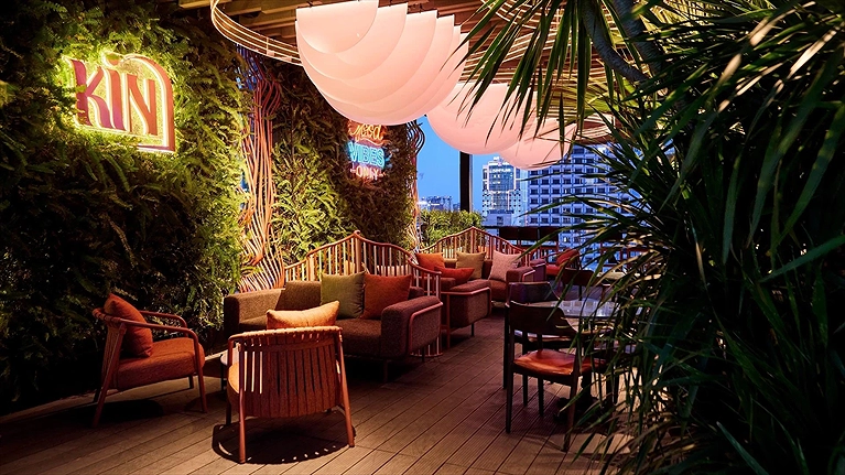 Phiêu Rooftop Pool Bar