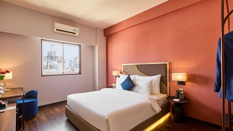 Premium Double With Window