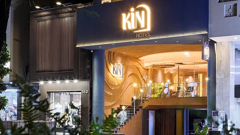 Khu vực phía trước khách sạn 