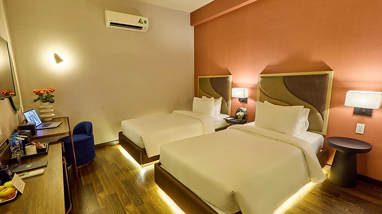 Deluxe Twin No Window