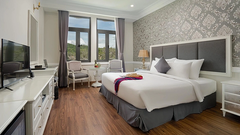 Deluxe Double City View