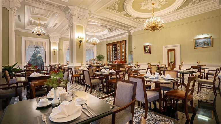 Khu vực nhà hàng Ren