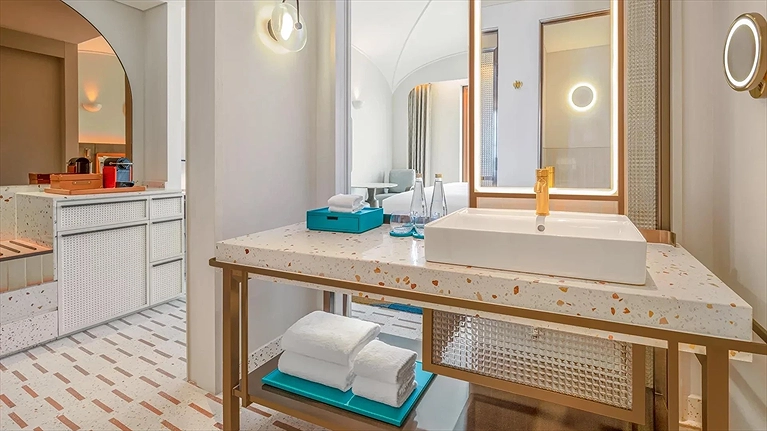 Phòng tắm Balcone Room