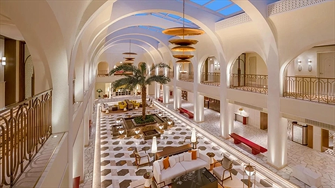 Sảnh lễ tân với kiến trúc Ý