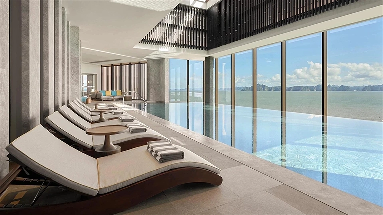 Bể bơi khu vực Club Lounge