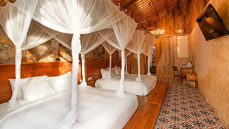 01-BR Villa Garden View