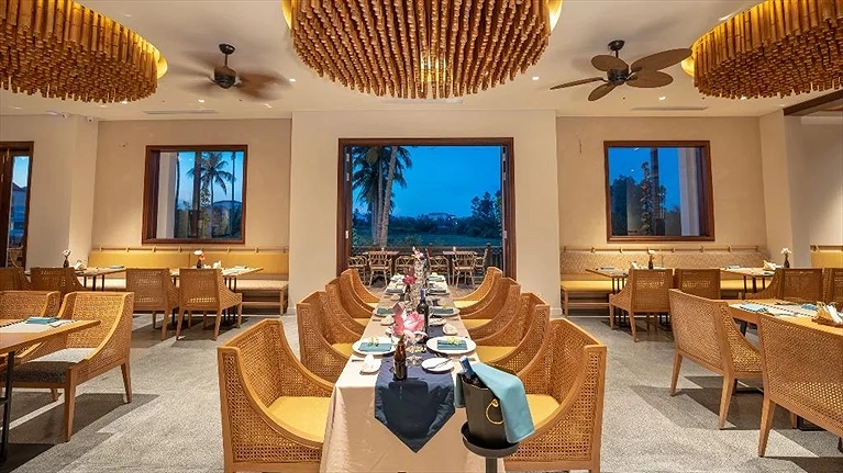 Nhà hàng Paddy Field