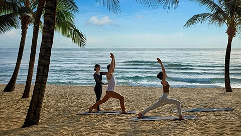 Yoga bên biển